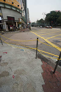 Yellow chains replacing railings, Chatham Road South, Tsim Sha Tsui, 22 December 2019