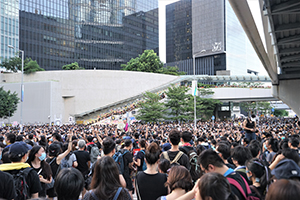 Crowds of protesters on Harcourt Road, Admiralty, 1 July 2019