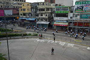 Police advancing, 'Reclaim Sheung Shui' protest against parallel traders from China, Lung Sum Avenue, 13 July 2019