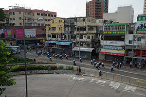 Police advancing, 'Reclaim Sheung Shui' protest against parallel traders from China, Lung Sum Avenue, 13 July 2019