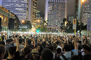 Protesters holding up phones with their lights turned on, civil servant rally, Jackson Road, Central, 2 August 2019