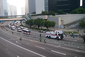 Police convoy on Harcourt Road, Admiralty, 1 October 2019
