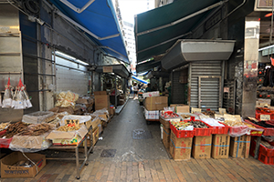 Dried food stores on Des Voeux Road West, Sai Ying Pun, 5 October 2019