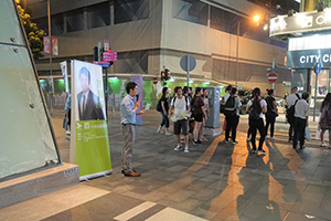 Legislative Councillor Ted Hui canvassing for votes in the forthcoming District Council elections, Queen's Road Central,  9 October 2019