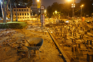 Roadblock on Cheong Wan Road, created by occupiers of the adjacent Polytechnic University campus, 16 November 2019