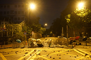 Barricade blocking Austin Road, 16 November 2019