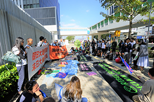 Climate change rally outside the Central Government Offices Complex, Tim Mei Avenue, 29 November 2019