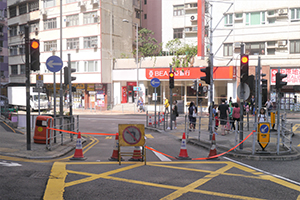 Roadblock placed by police at the junction of Park Road and Bonham Road, Sai Ying Pun, 15 November 2019