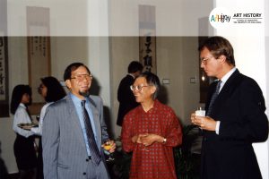 1990_Prof Shih chatting to Prof Leung & Dr Martin